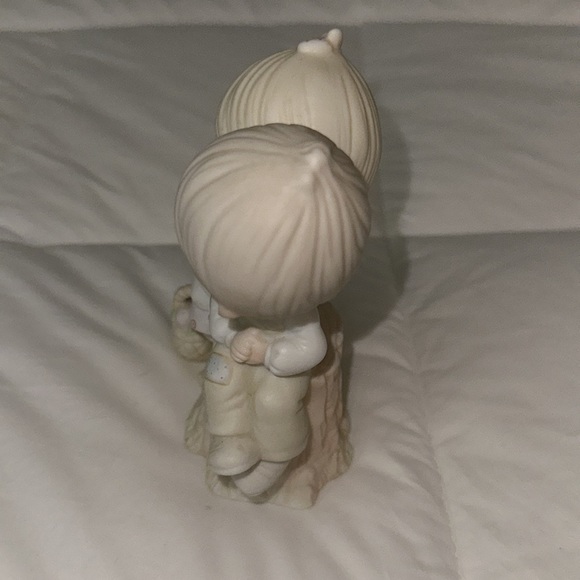 Jonathan & David - Love One Another Figurine - Picture 7 of 7